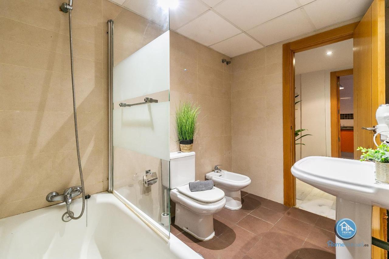 Malaga Boutique Stay - Carlos Haya Area With Parking Eksteriør billede